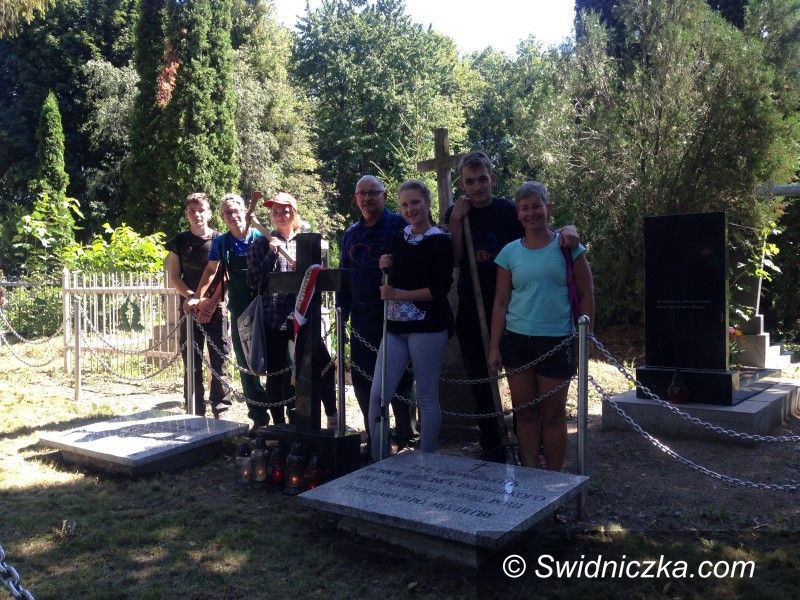 Gmina Świdnica: Ratowali polskie mogiły