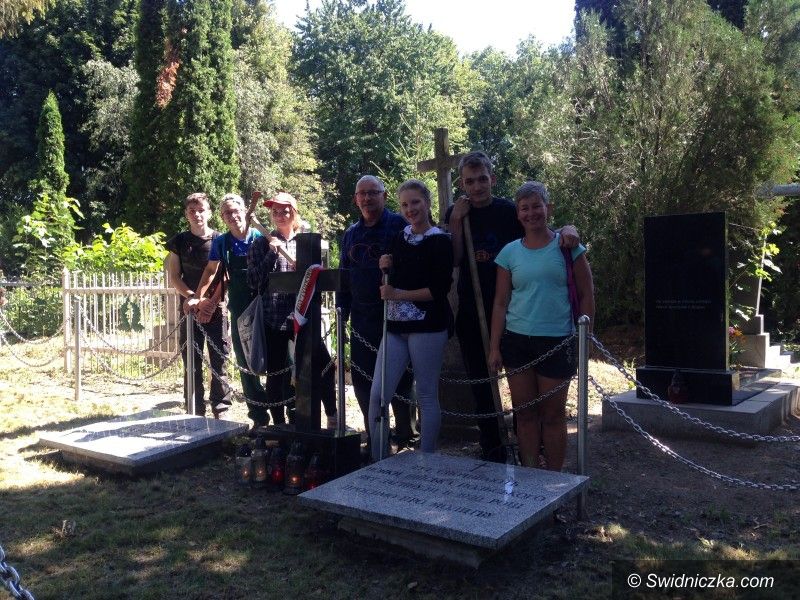 Gmina Świdnica: Ratowali polskie mogiły