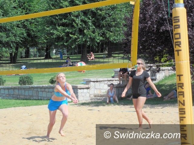 Strzegom: Rywalizowali w siatkówce plażowej
