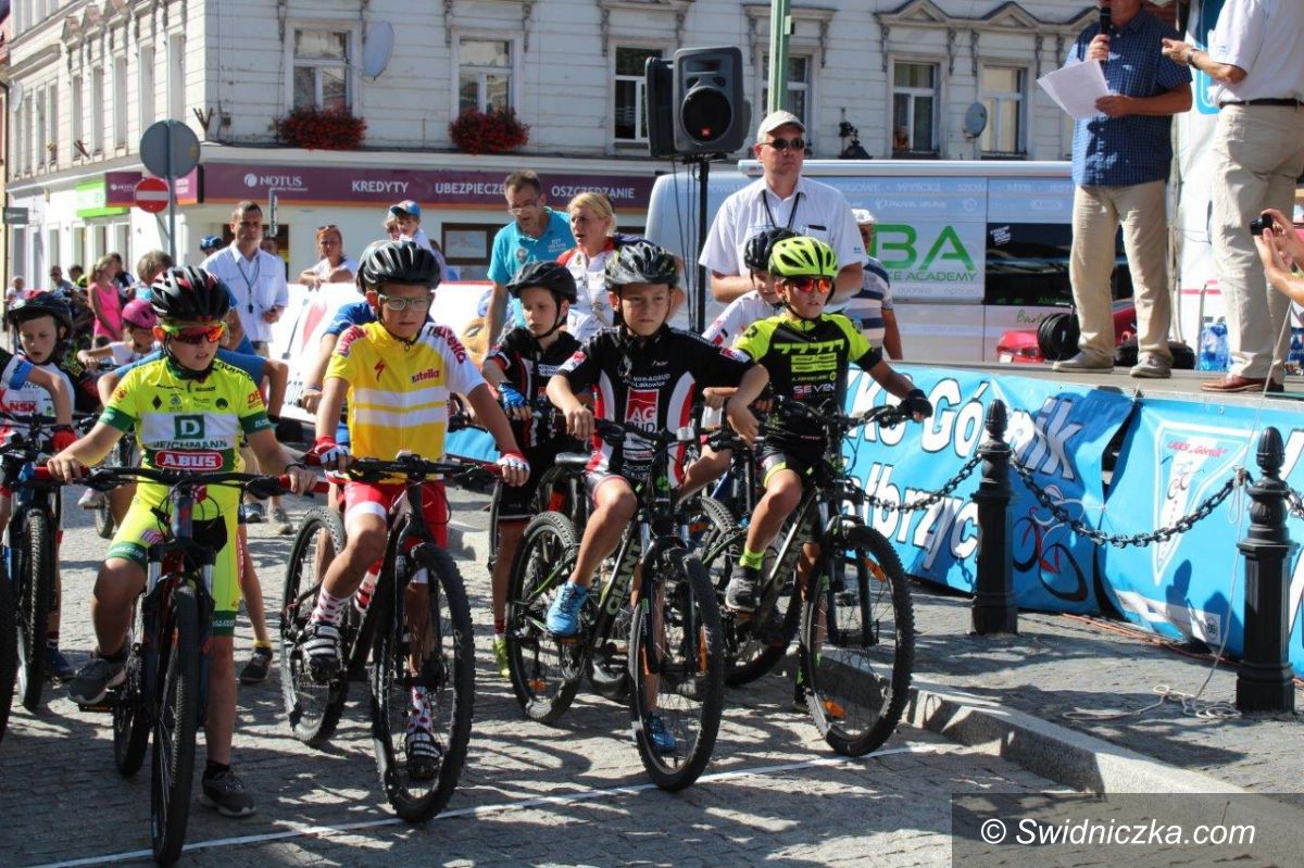 Świebodzice: Kolarze znów się ścigali