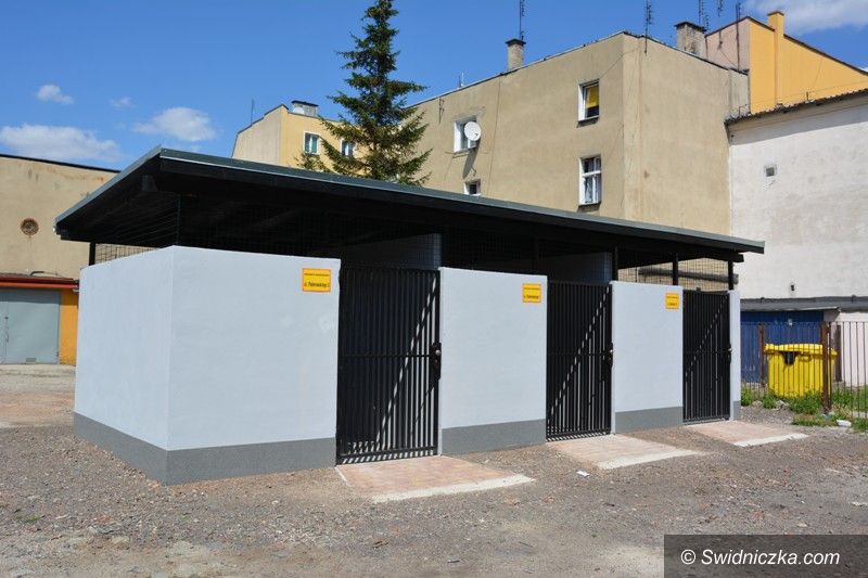 Strzegom: Są pierwsze boksy śmietnikowe