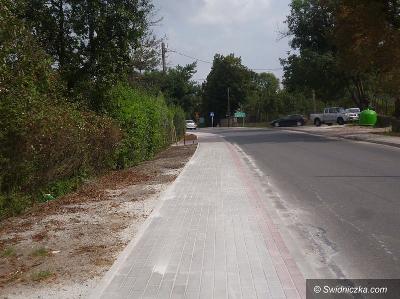 Międzyrzecze: Nowy chodnik przy drodze powiatowej na terenie Gminy Strzegom
