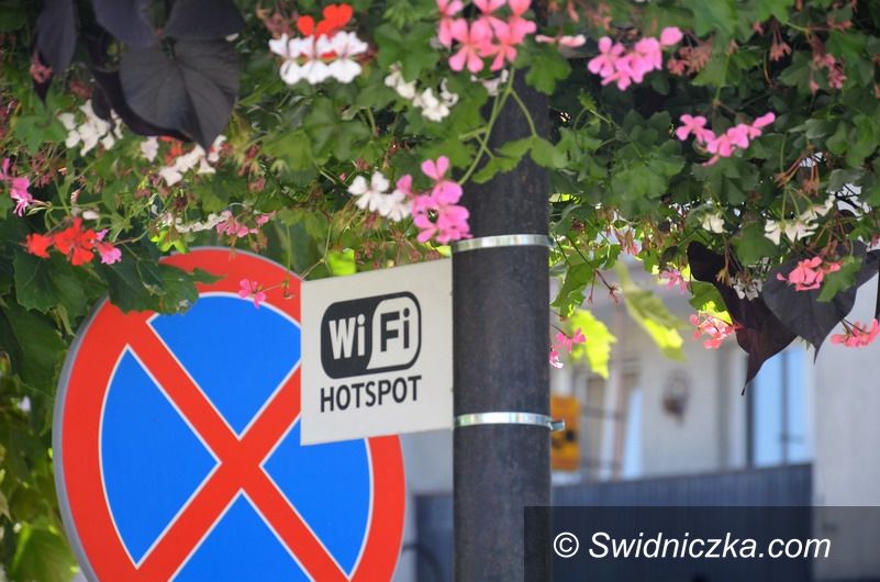 Strzegom: Darmowe hot–spoty na terenie Rynku i OSiR–u w Strzegomiu