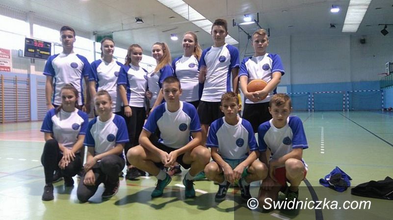 Jaroszów: Koszykarki z Jaroszowa zdobyły I miejsce