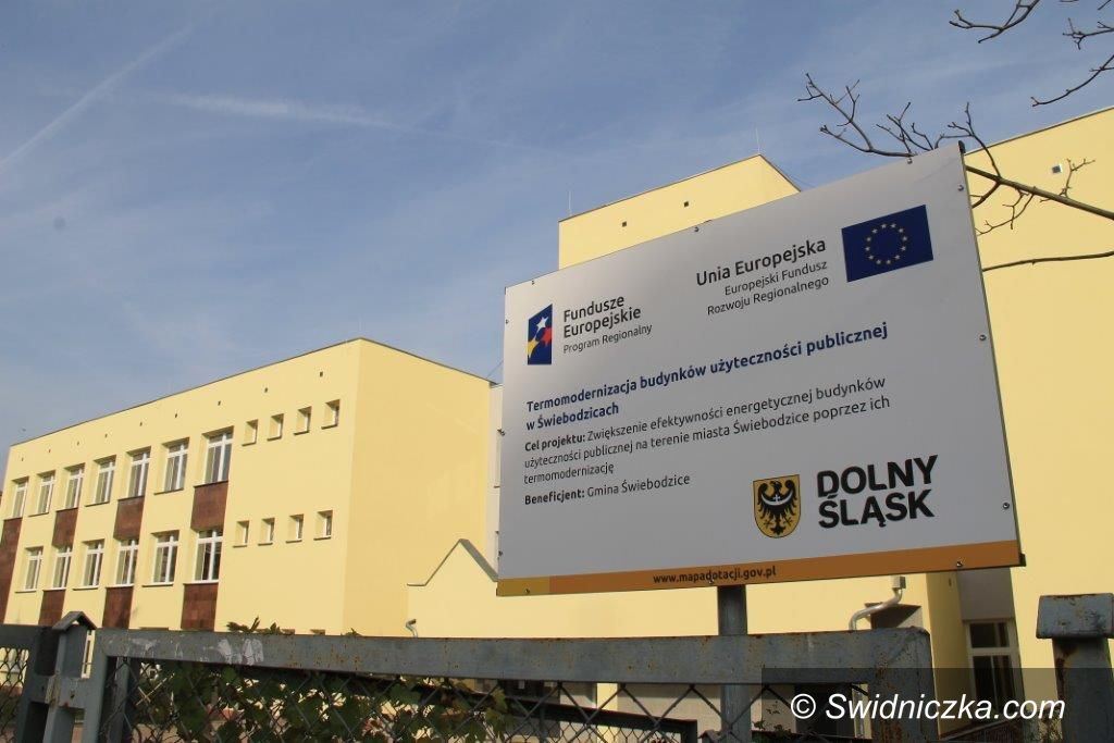 Świebodzice: Dwójka po termomodernizacji