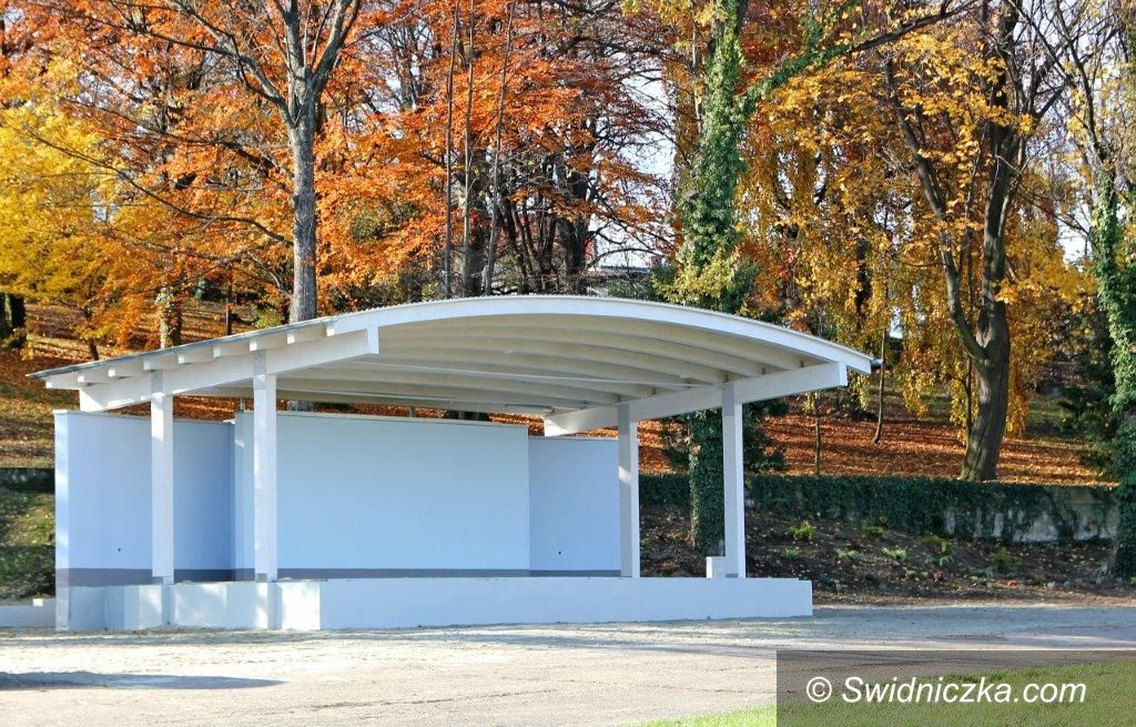 Dobromierz: Scena już gotowa