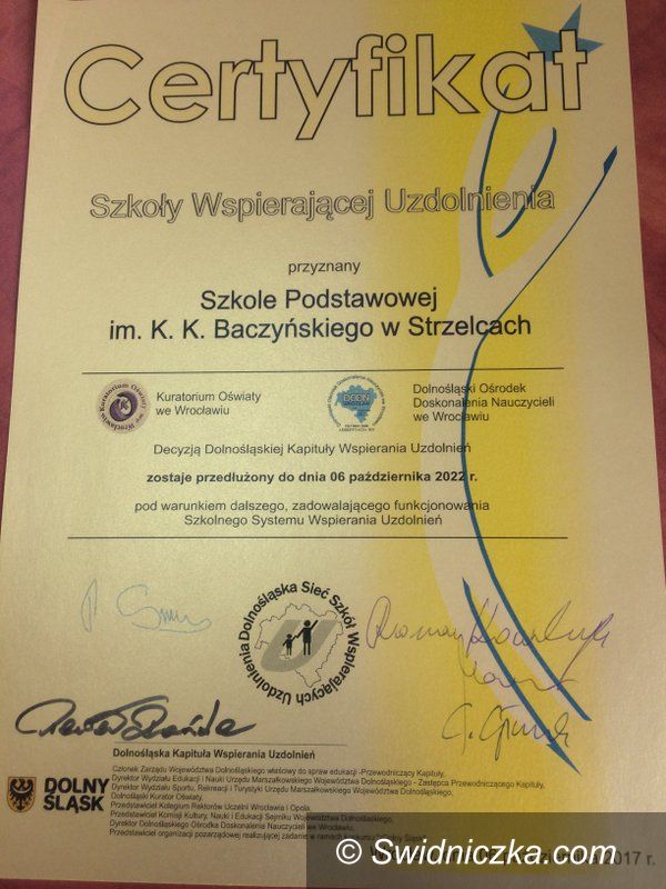 Strzelce: Szkoła Podstawowa im. K.K. Baczyńskiego w Strzelcach z certyfikatem Szkoły Wspierającej Uzdolnienia
