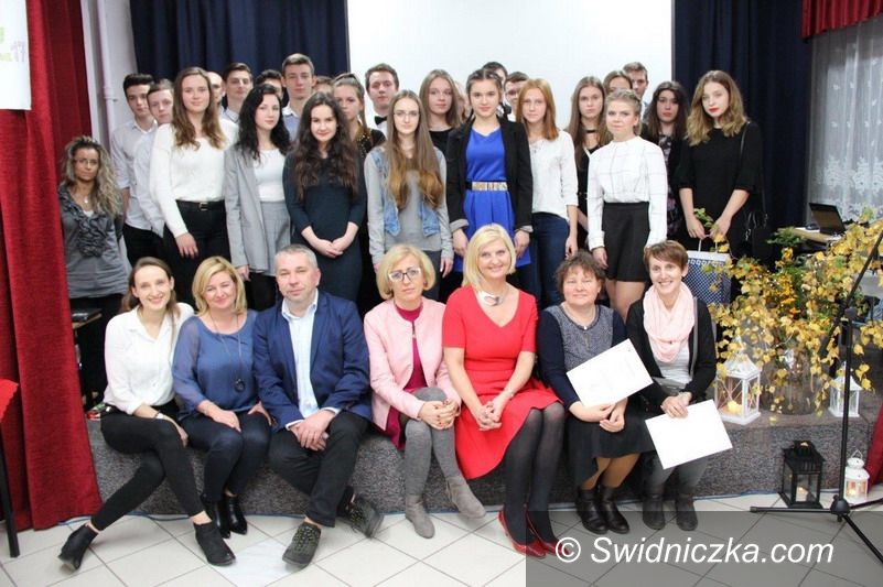 powiat świdnicki: X Powiatowy Wieczór Poezji Obcojęzycznej