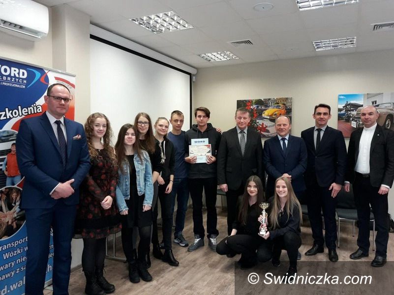 Świebodzice: I miejsce dla uczniów z LO w Świebodzicach