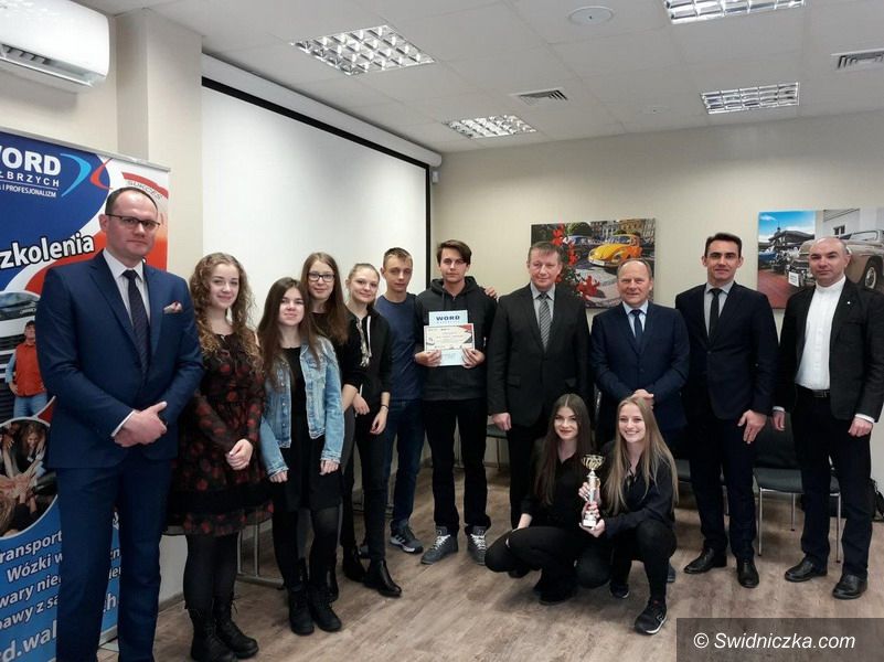 Świebodzice: I miejsce dla uczniów z LO w Świebodzicach