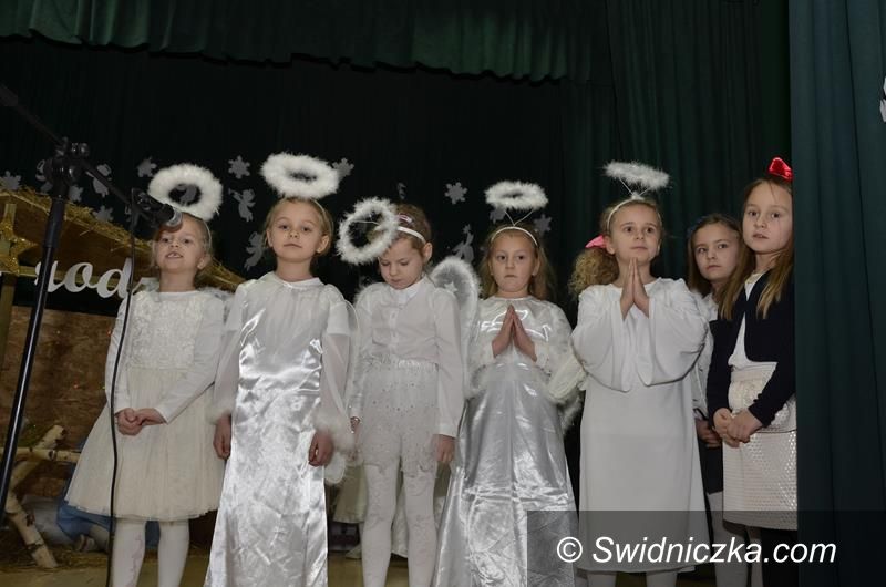 Żarów: Jasełka w wykonaniu uczniów z SP Żarów