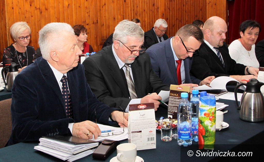 Gmina Dobromierz: Dobromierz inwestuje – budżet na rok 2018 przyjęty jednogłośnie