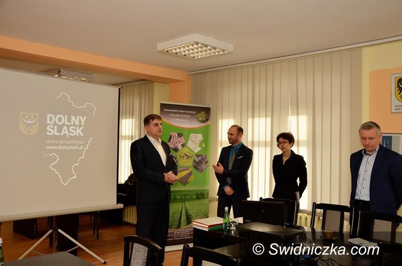 Gmina Żarów: Co daje scalanie gruntów?