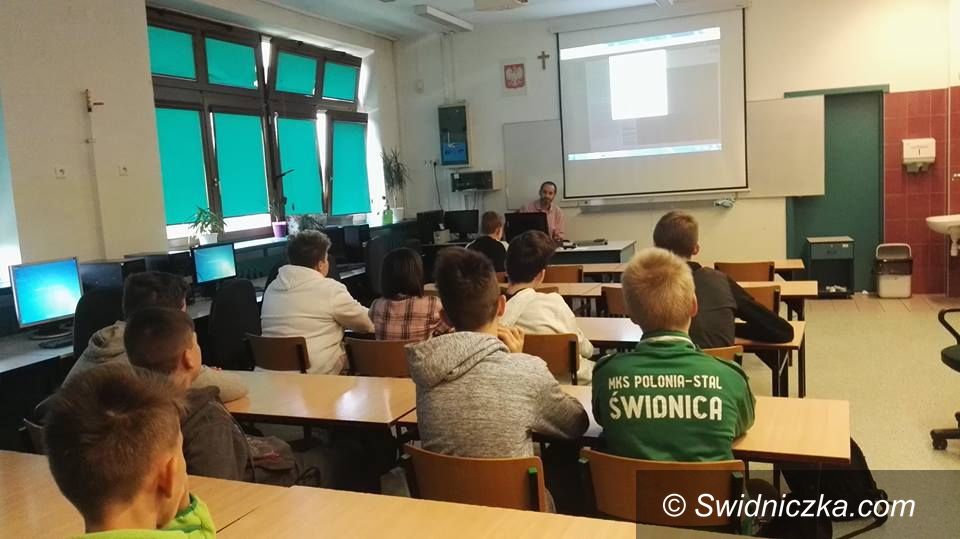 Świdnica: Stypendia dla najlepszych uczniów świdnickich szkół podstawowych