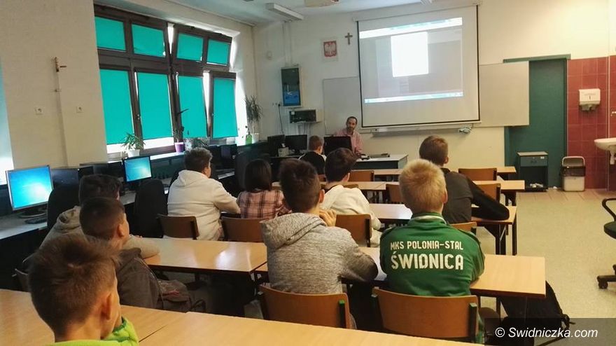Świdnica: Stypendia dla najlepszych uczniów świdnickich szkół podstawowych