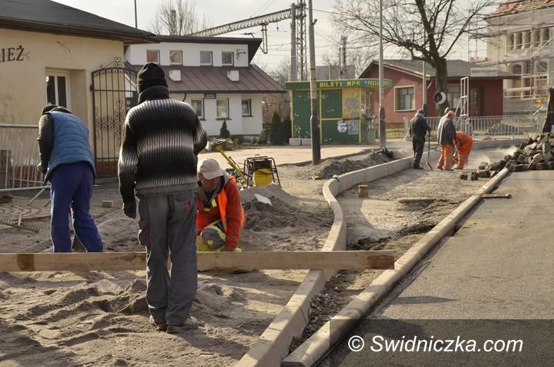 Żarów: Centrum Przesiadkowe – trwają intensywne prace