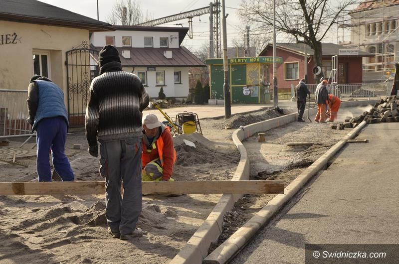 Żarów: Centrum Przesiadkowe – trwają intensywne prace