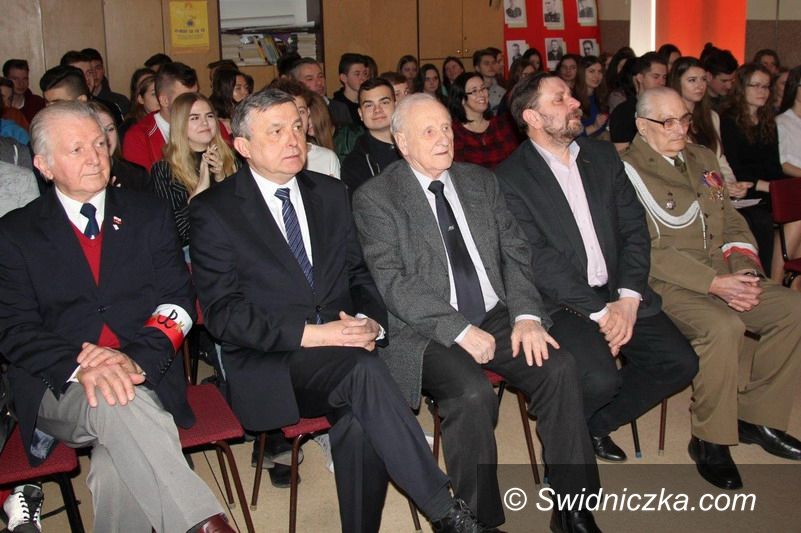 Świdnica: Obchody Dnia Pamięci Żołnierzy Wyklętych w świdnickim "ekonomiku"
