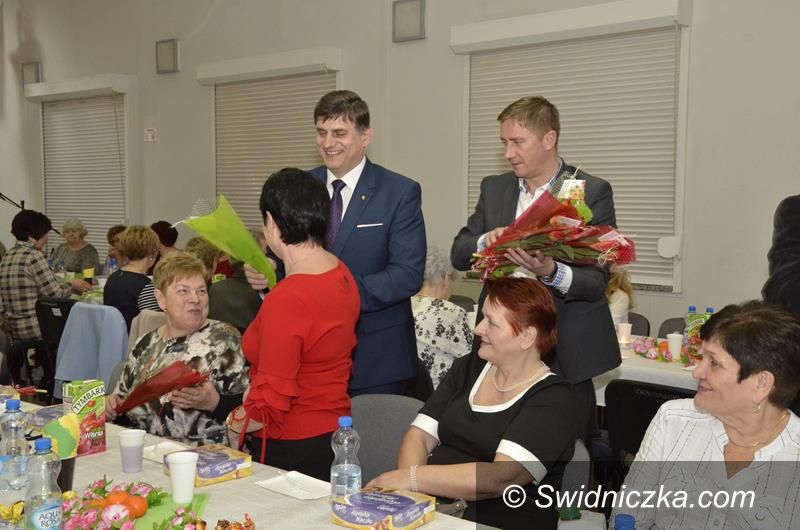 Żarów: Być kobietą – Dzień Kobiet na żarowskim UTW