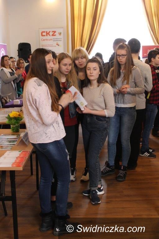 Świebodzice: Drogowskaz do kariery
