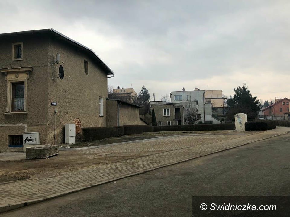 Świebodzice: Nowe miejsca postojowe