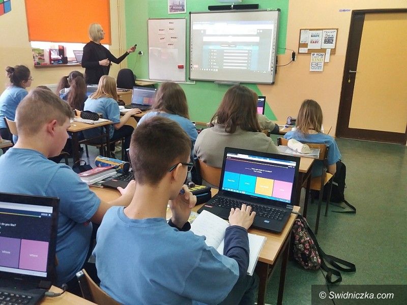 Mokrzeszów: Aktywna tablica w Mokrzeszowie