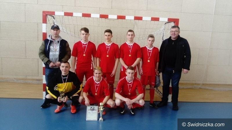 Mrowiny: Wychowanie poprzez sport