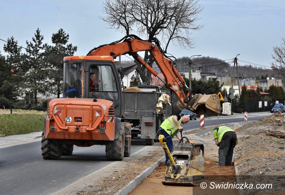 Gmina Świdnica: Trwa budowa drogi