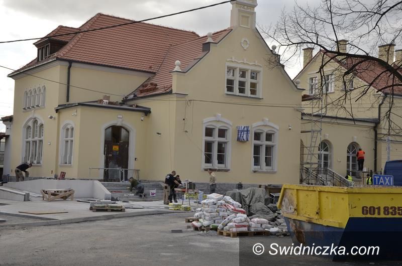 Żarów: Budynek dworca PKP jak nowy