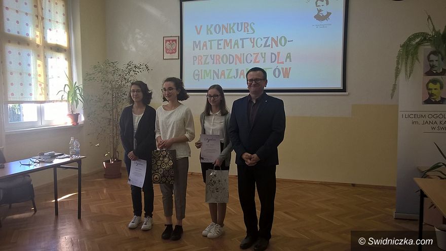 Pszenno: Nicole Ochocka z SP w Pszennie laureatką olimpiady geograficznej