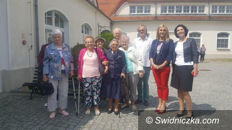 Krzyżowa: Seniorzy w Krzyżowej
