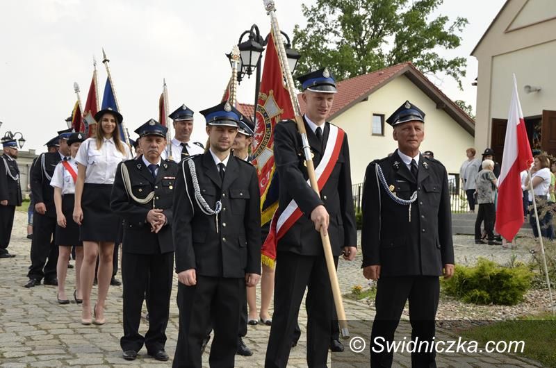 Mrowiny: Nowa remiza oddana do użytku strażaków