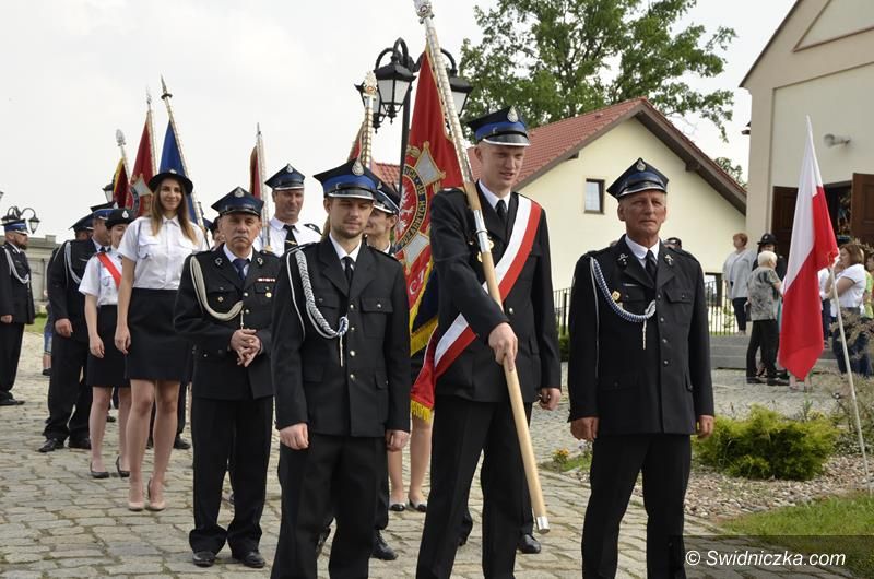 Mrowiny: Nowa remiza oddana do użytku strażaków