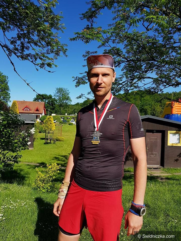 Świdnica: Funkcjonariusz ze Świdnicy wybiegał VI miejsce w III KRS Formoza Ultramaratonie Kaszubskim