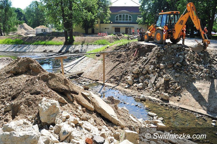 Świdnica: Trwa rewitalizacja Parku Centralnego