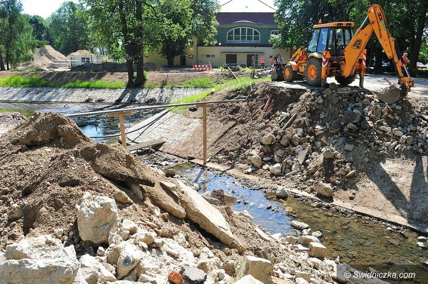 Świdnica: Trwa rewitalizacja Parku Centralnego