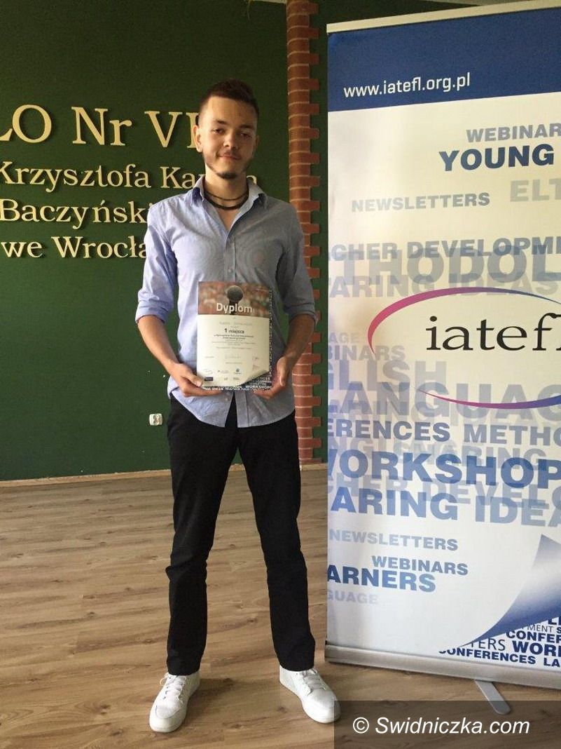 Świebodzice: Hubert Muszyński pierwszy w konkursie krasomówczym Public Speaking Contest