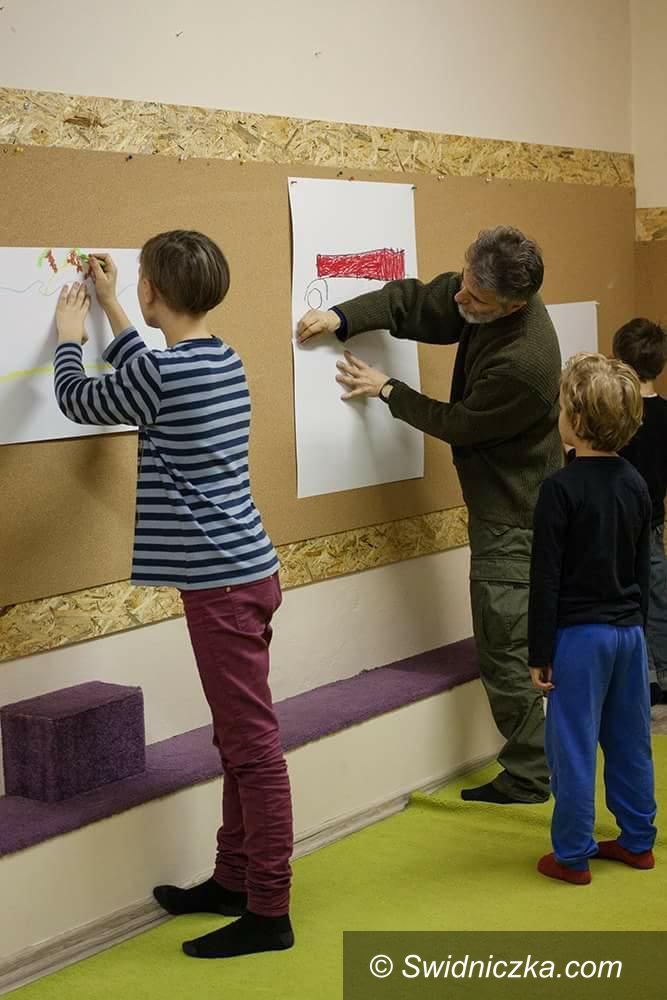 Świdnica: Wernisaż prac wychowanków Jacka Sikory już w środę
