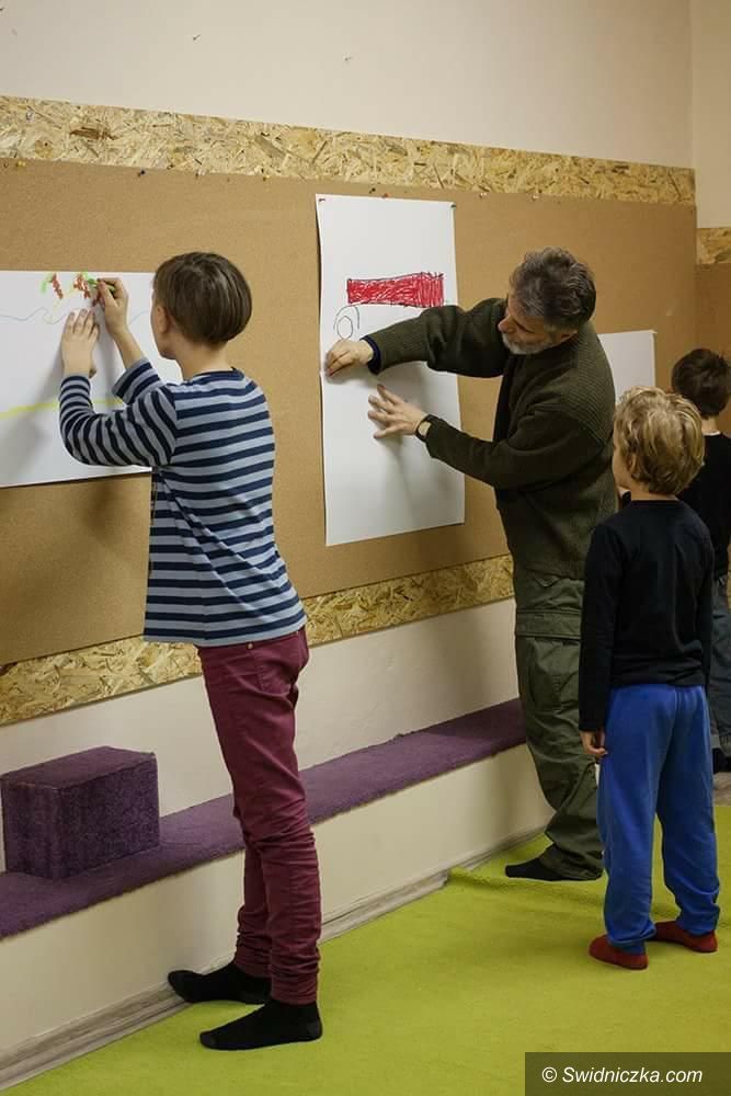Świdnica: Wernisaż prac wychowanków Jacka Sikory już w środę