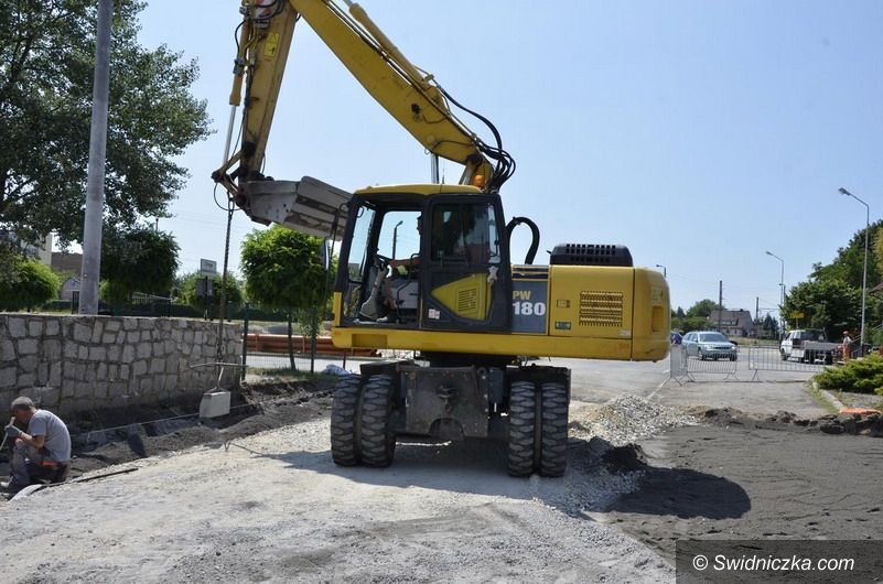 Żarów: Ulica Dworcowa w remoncie