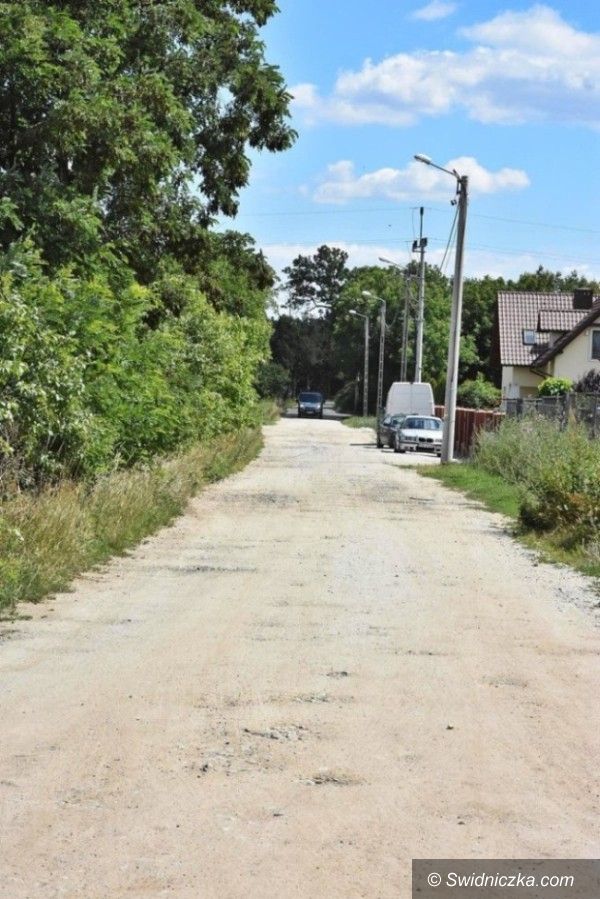 Słotwina: Remontują kolejną drogę do gruntów rolnych