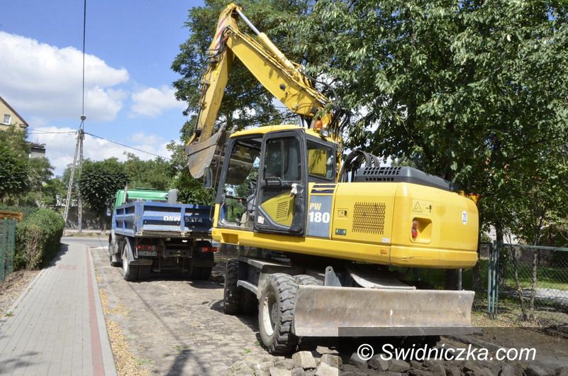 Żarów: Ulica Kopernika w Żarowie w remoncie