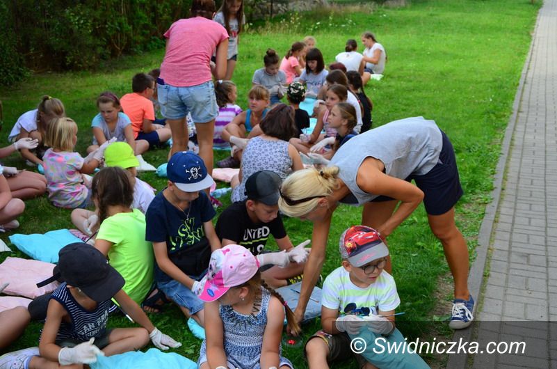 Żarów: Noc piżamowa w rytmie disco