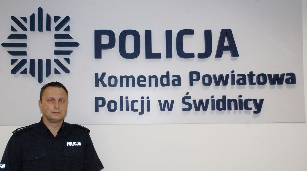 Świebodzice: Policjant uratował życie starszej kobiecie