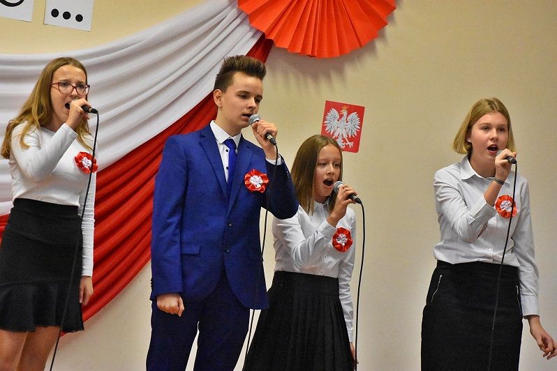 Lutomia Górna: Patriotycznie i podniośle