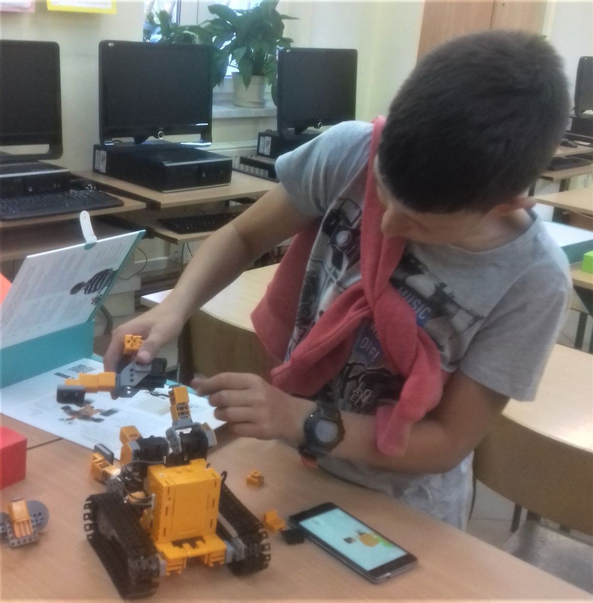 Strzelce: Pierwsze roboty w szkole w Strzelcach