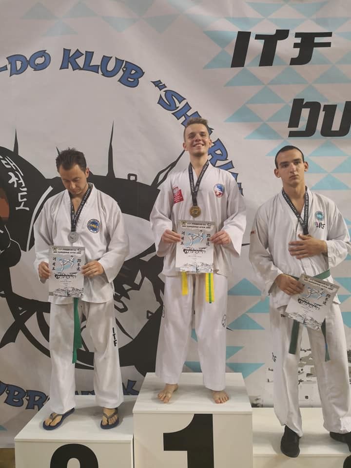 Świebodzice: Uczniowie Liceum Ogólnokształcącego ze Świebodzic mistrzami Europy w taekwondo