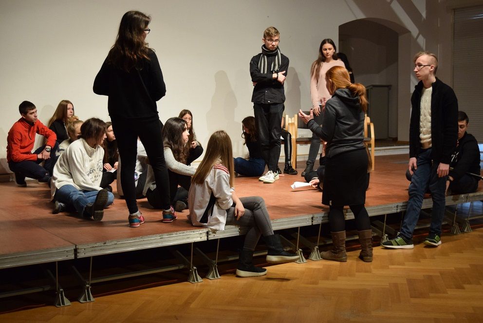 Krzyżowa: W teatrze życia w Krzyżowej