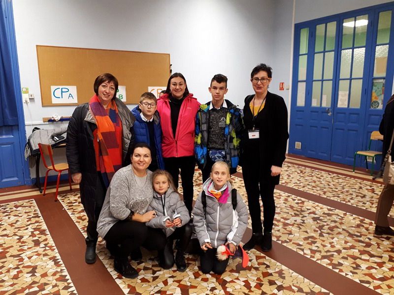 Jaroszów: Bonjour, czyli Zespół Szkolno – Przedszkolny w Paryżu