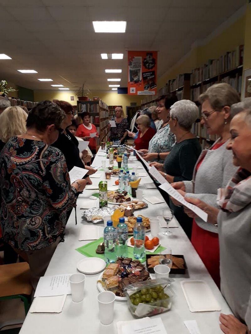 Żarów: Andrzejki w żarowskiej bibliotece